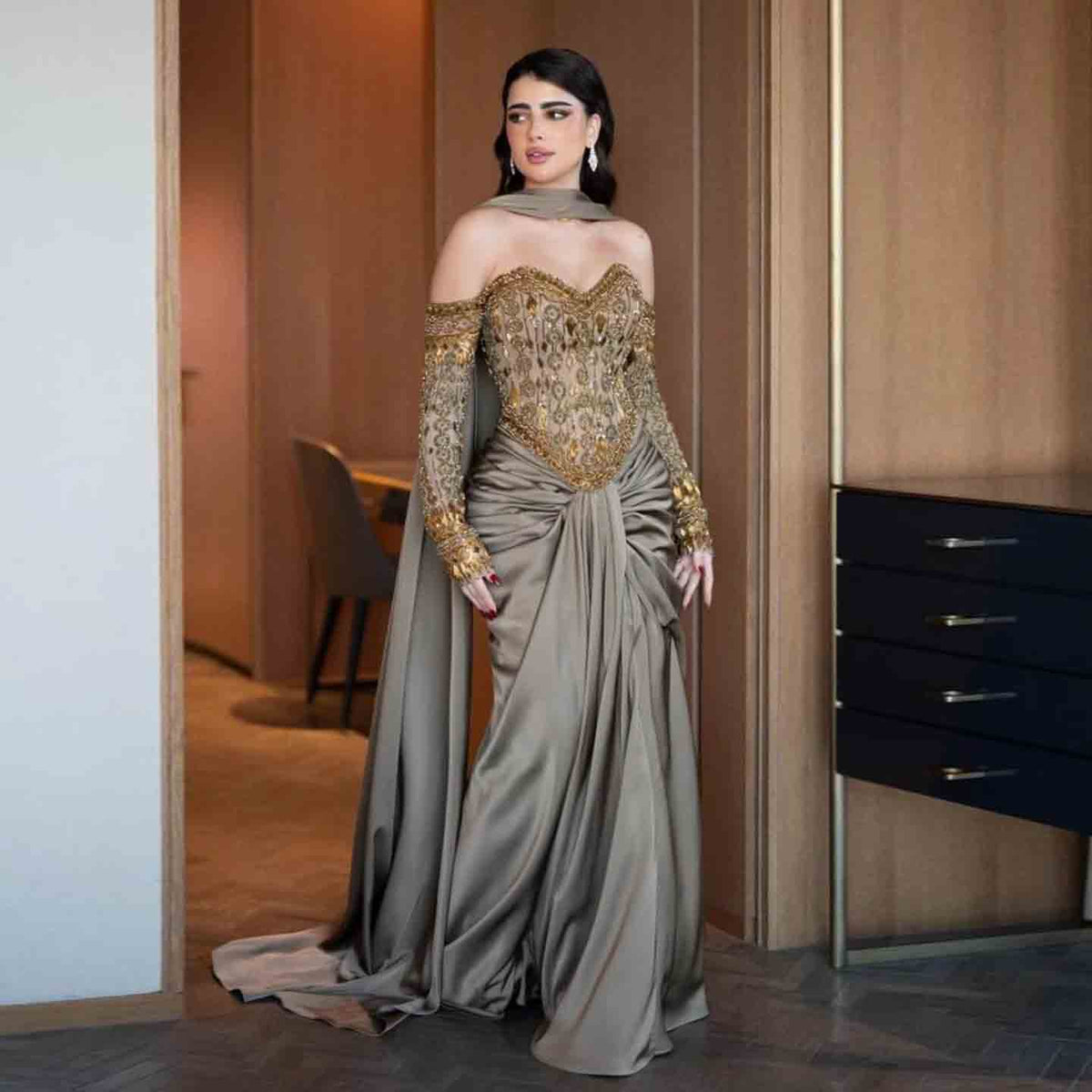Luxury Gray Crystal Embellished Fitted Evening Dress with Cape SS564