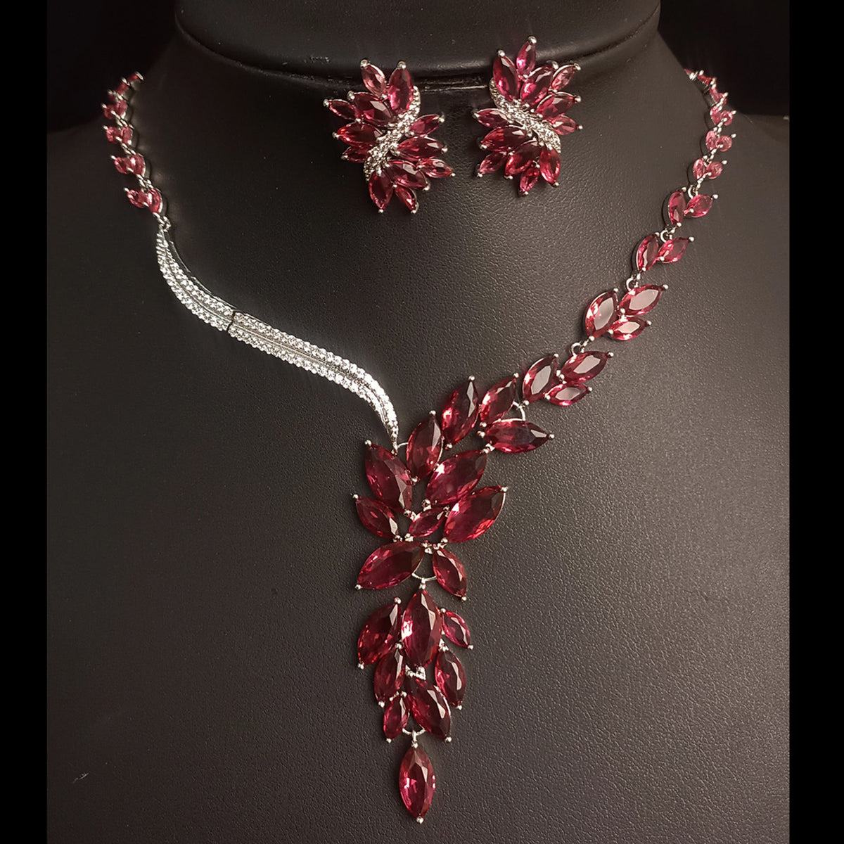 Bridal Crystal Leaf Jewelry Set with Necklace and Earrings JW004