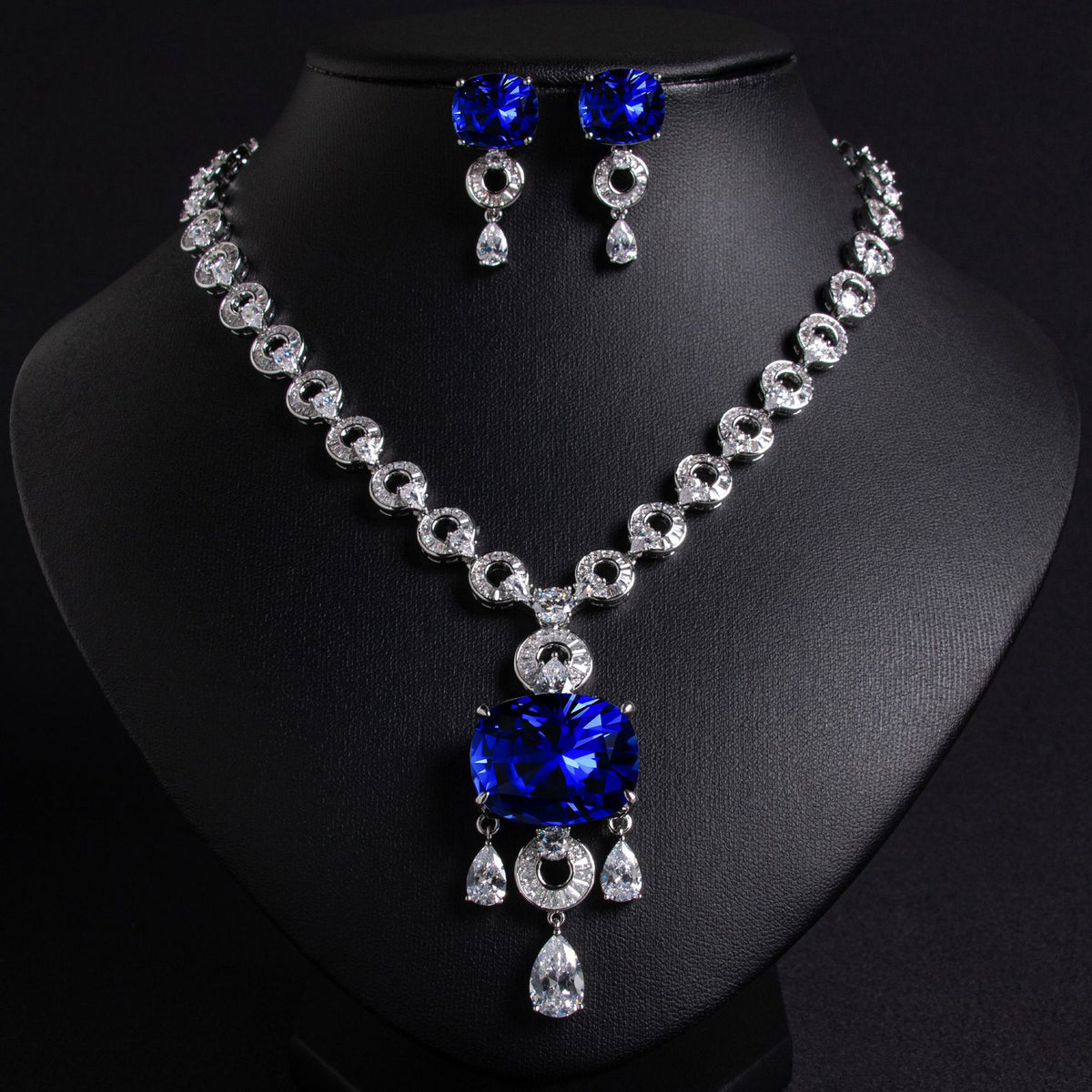 Vintage Diamond Necklace and Earring Set JW037