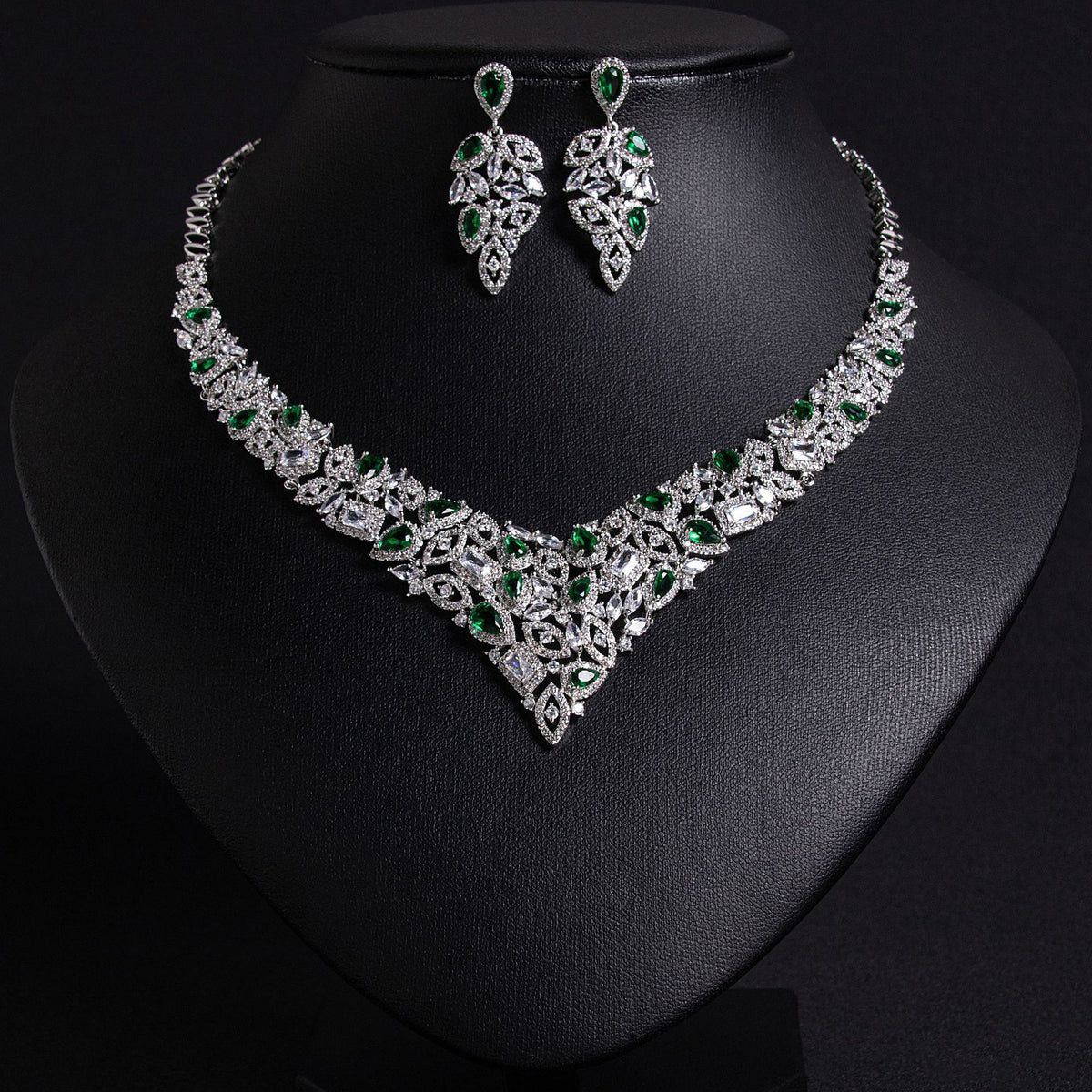 Sparkling Leaf Necklace and Earring Set JW047