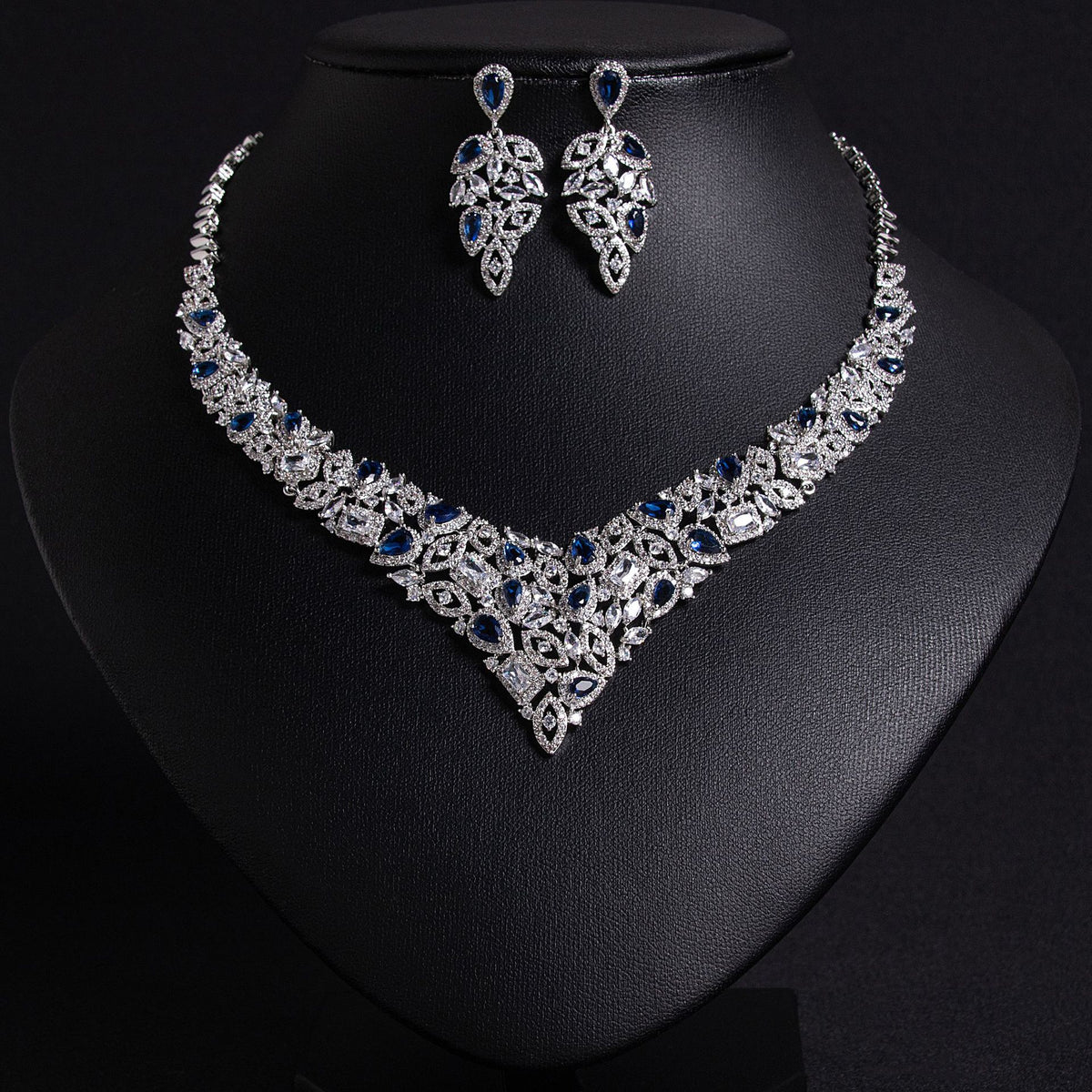 Sparkling Leaf Necklace and Earring Set JW047