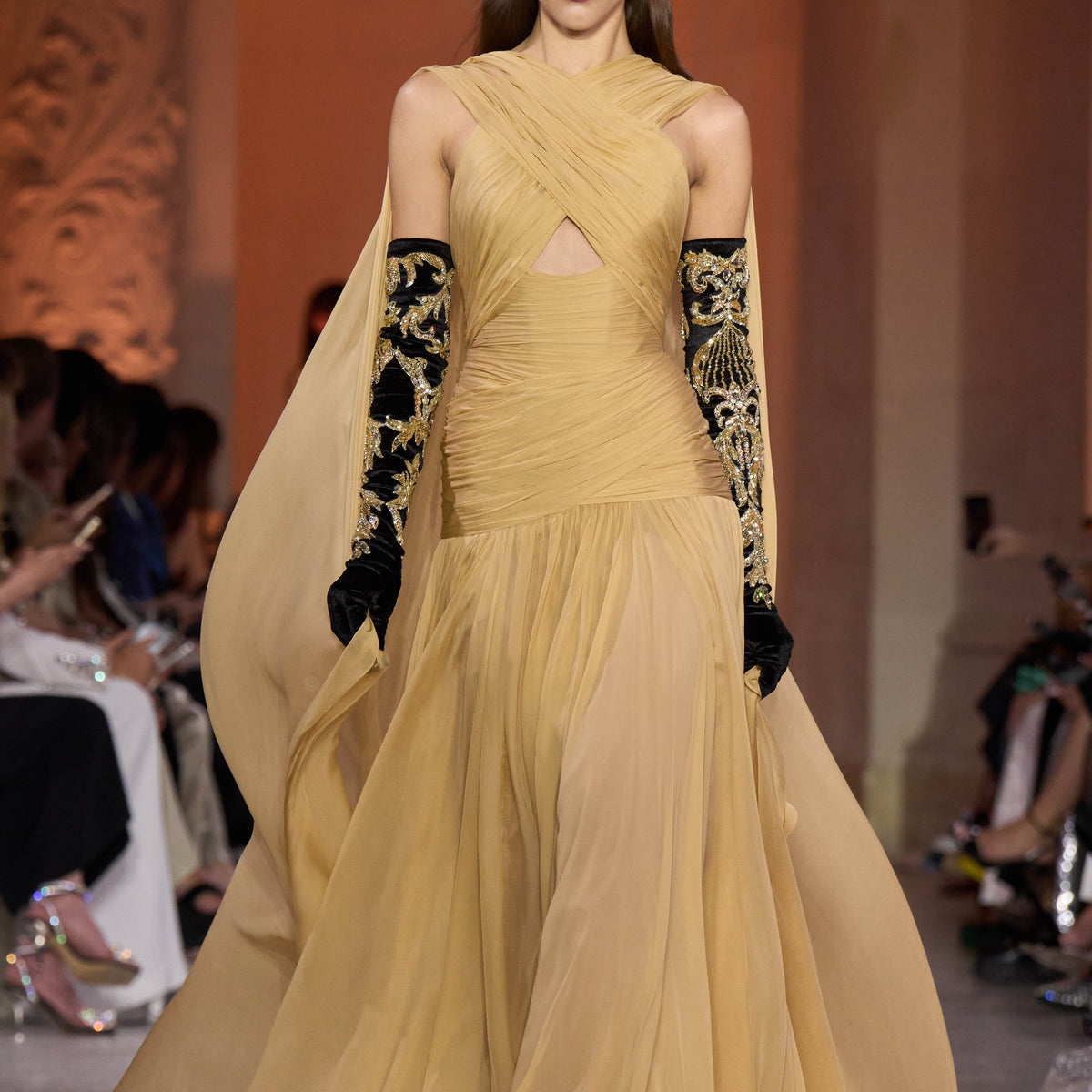 Elegant Airy Gold Cross-Cutout Halter Evening Dress with Cape SF145