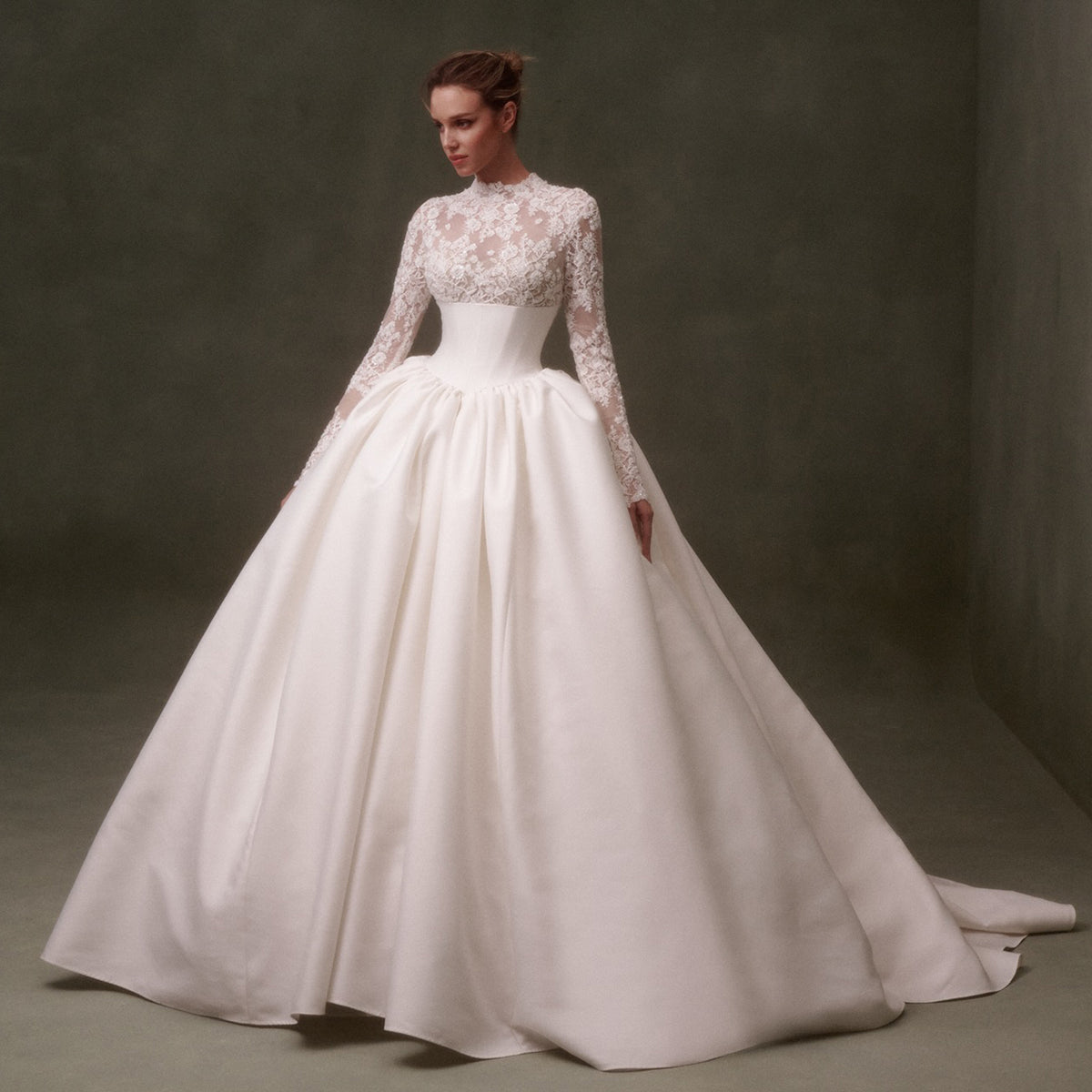 Elegant Long Sleeve Lace Ball Gown Wedding Dress SW075