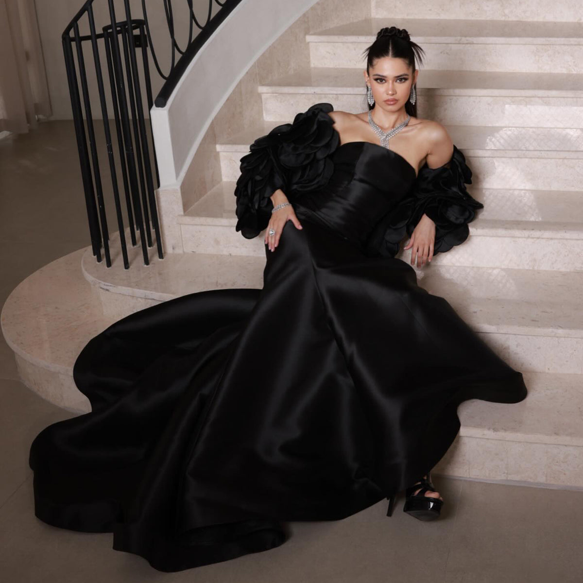 Luxury Black Strapless Ruffled Satin Mermaid Evening Dress SF588