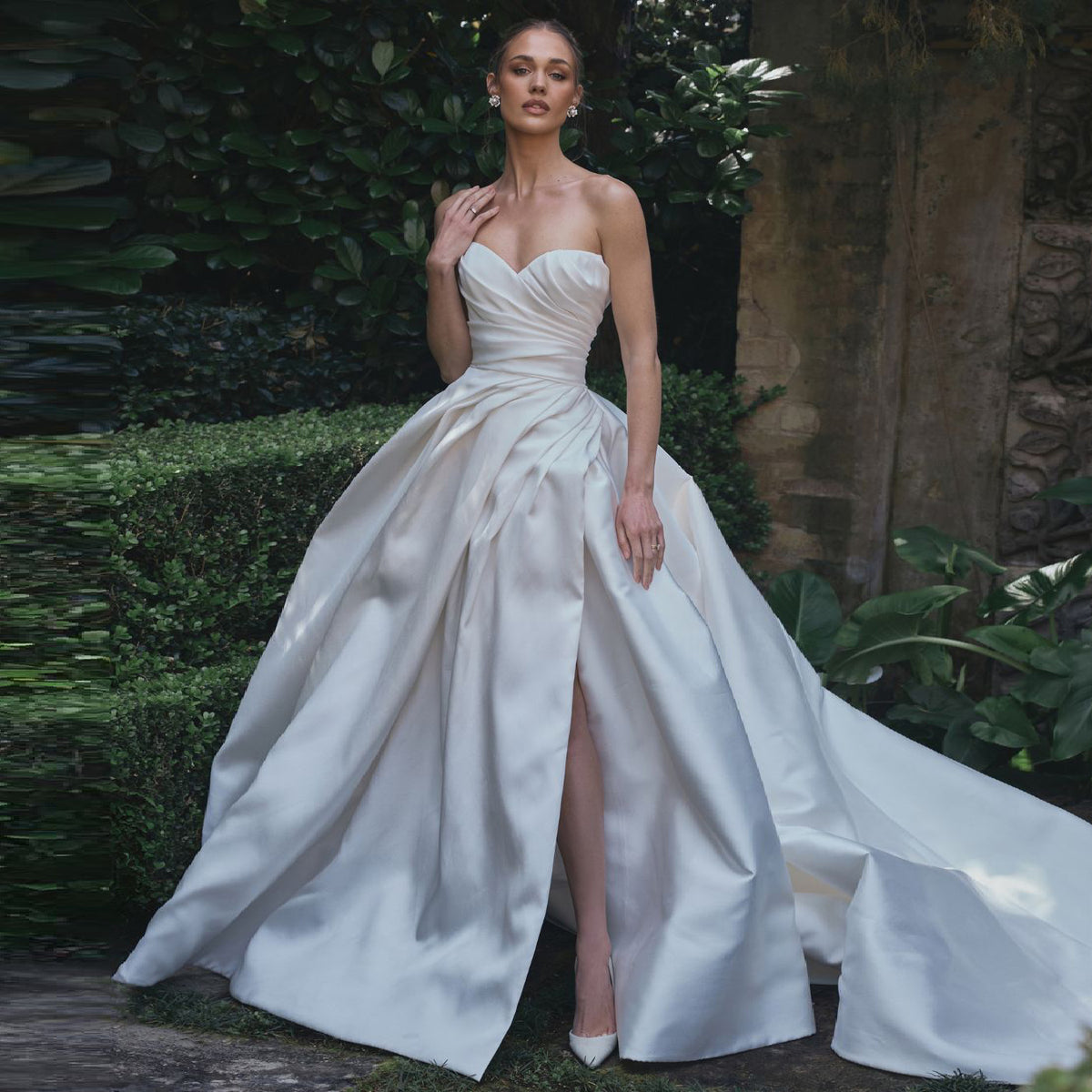 Luxury Modern Draped High-Slit Bridal Wedding Dress SW578