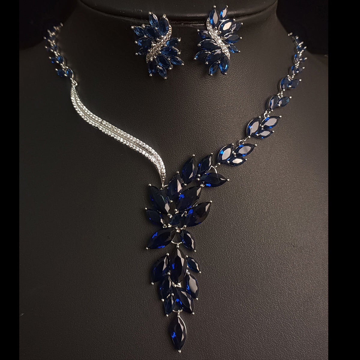 Bridal Crystal Leaf Jewelry Set with Necklace and Earrings JW004