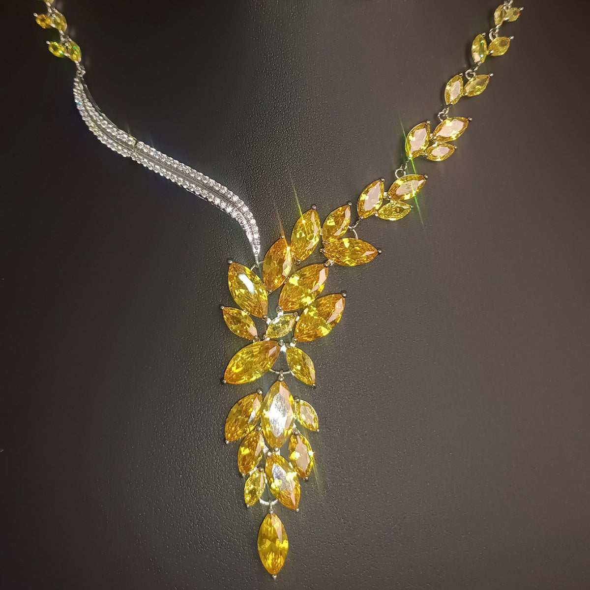 Bridal Crystal Leaf Jewelry Set with Necklace and Earrings JW004