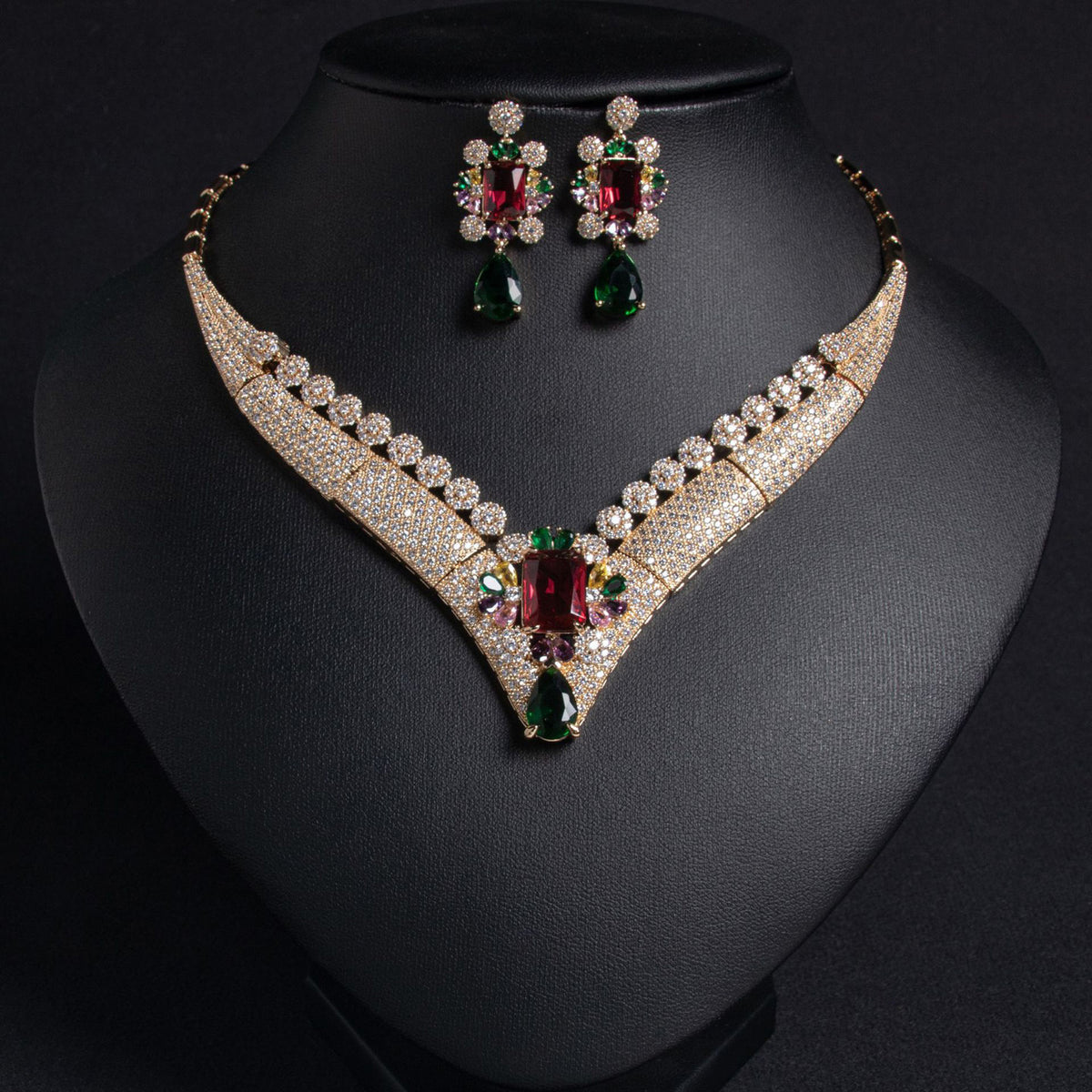 Vintage Teardrop Necklace and Earring Set JW014