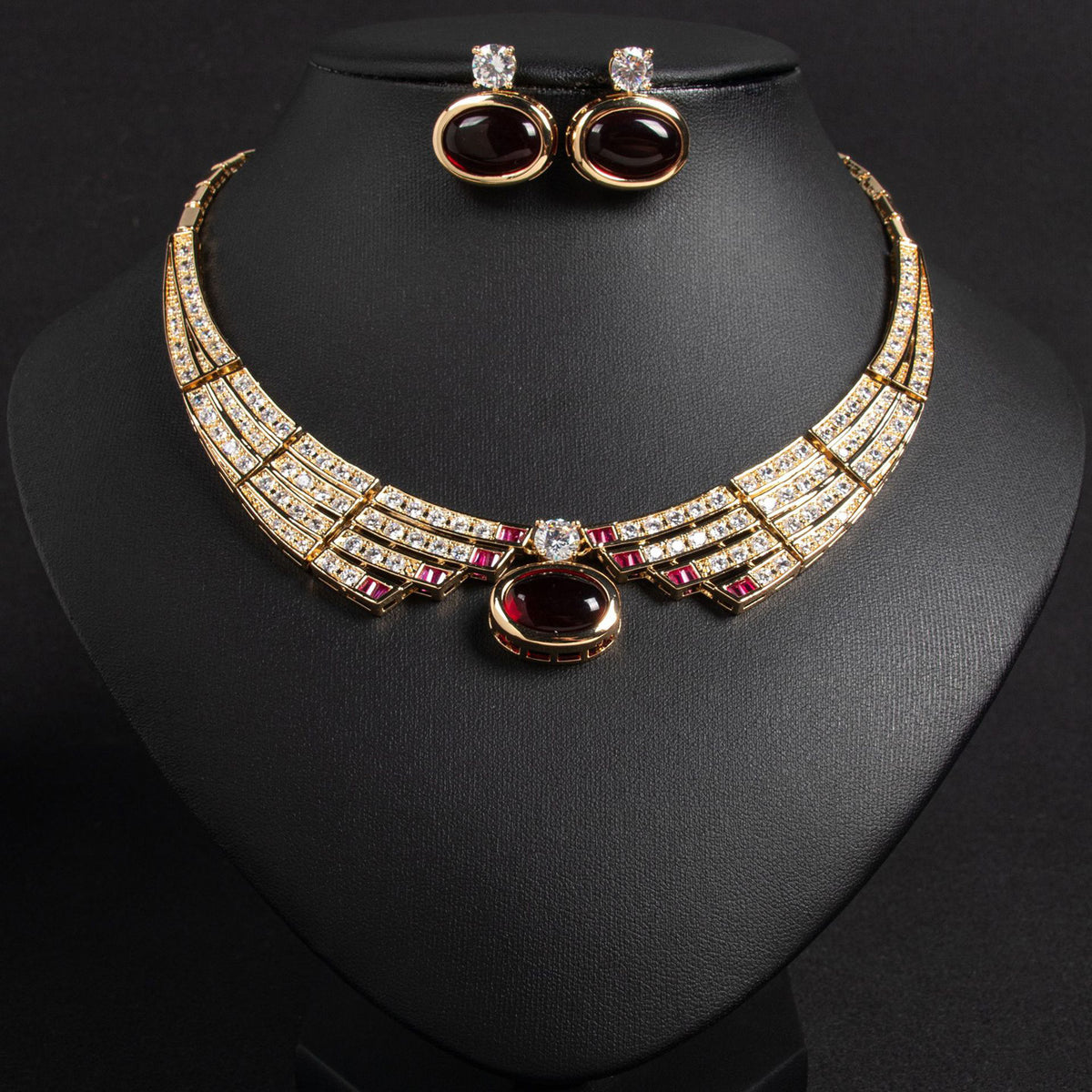 Emerald Cabochon Jewelry Set with Necklace and Earrings JW024