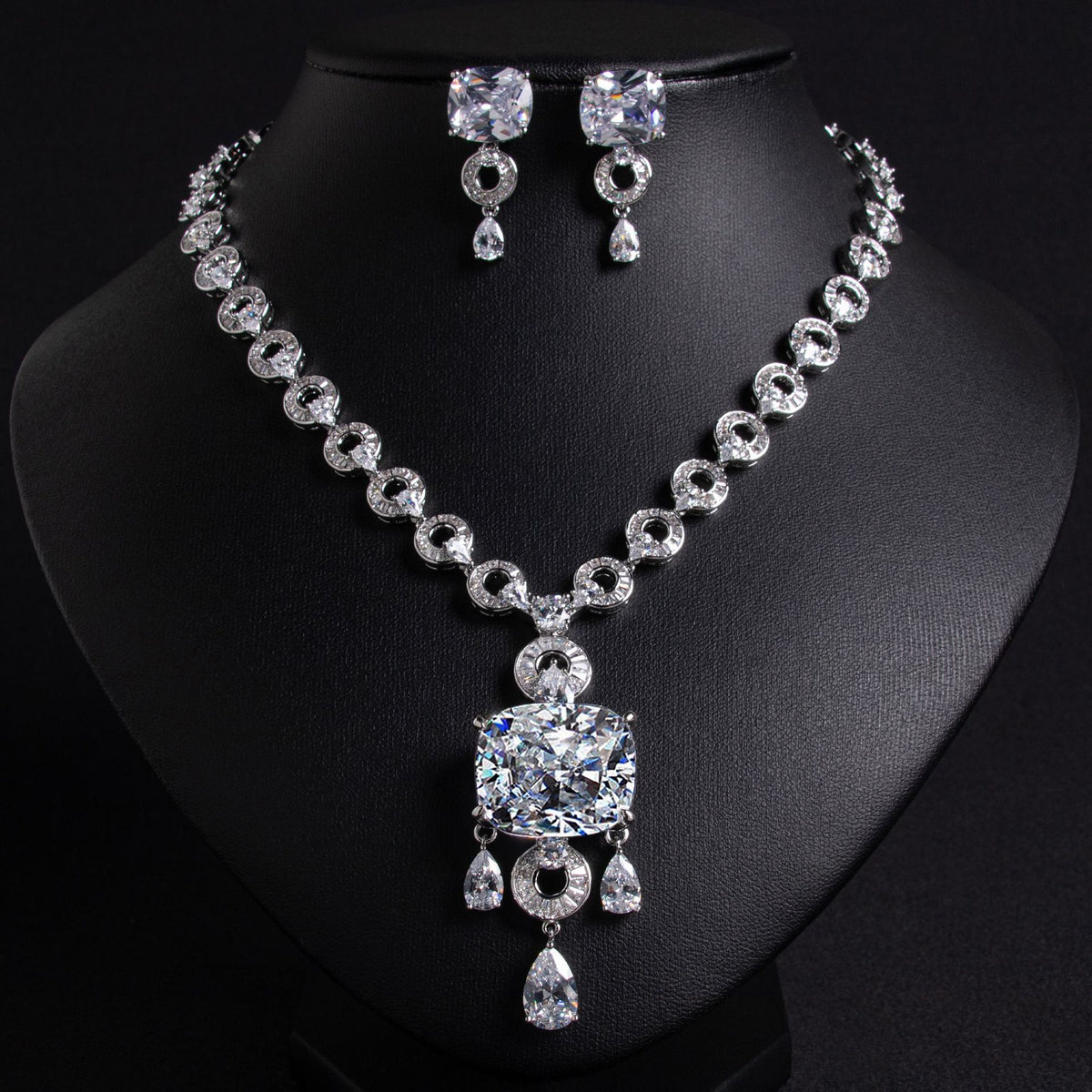 Vintage Diamond Necklace and Earring Set JW037