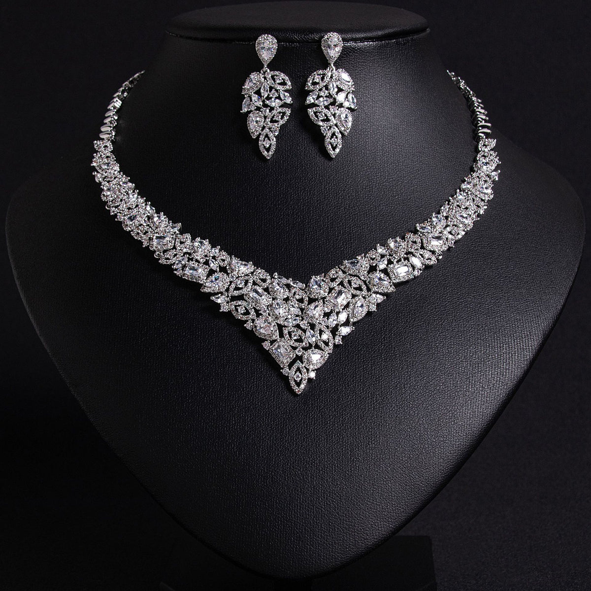 Sparkling Leaf Necklace and Earring Set JW047