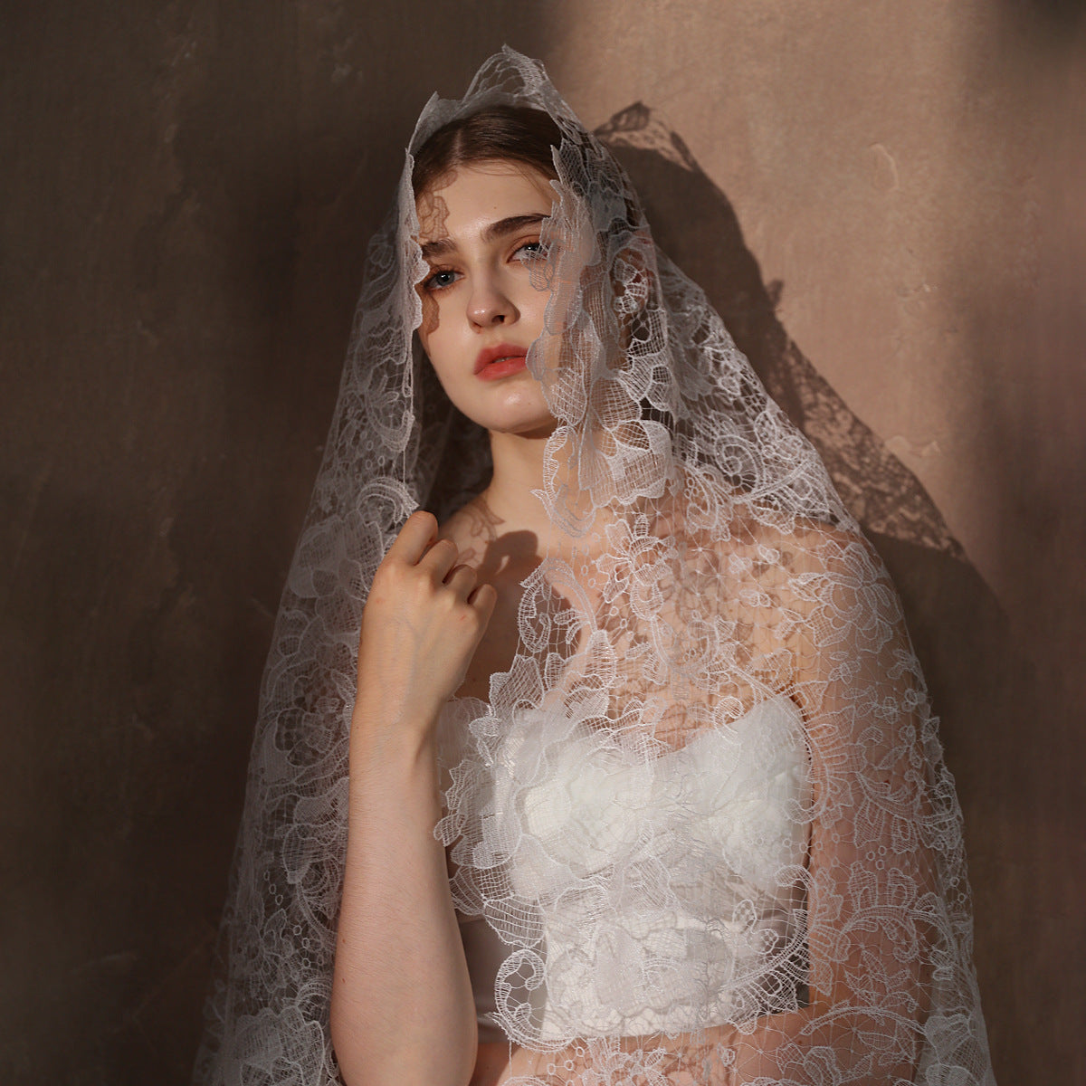 Single Layer White Lace Bridal Veil BV004