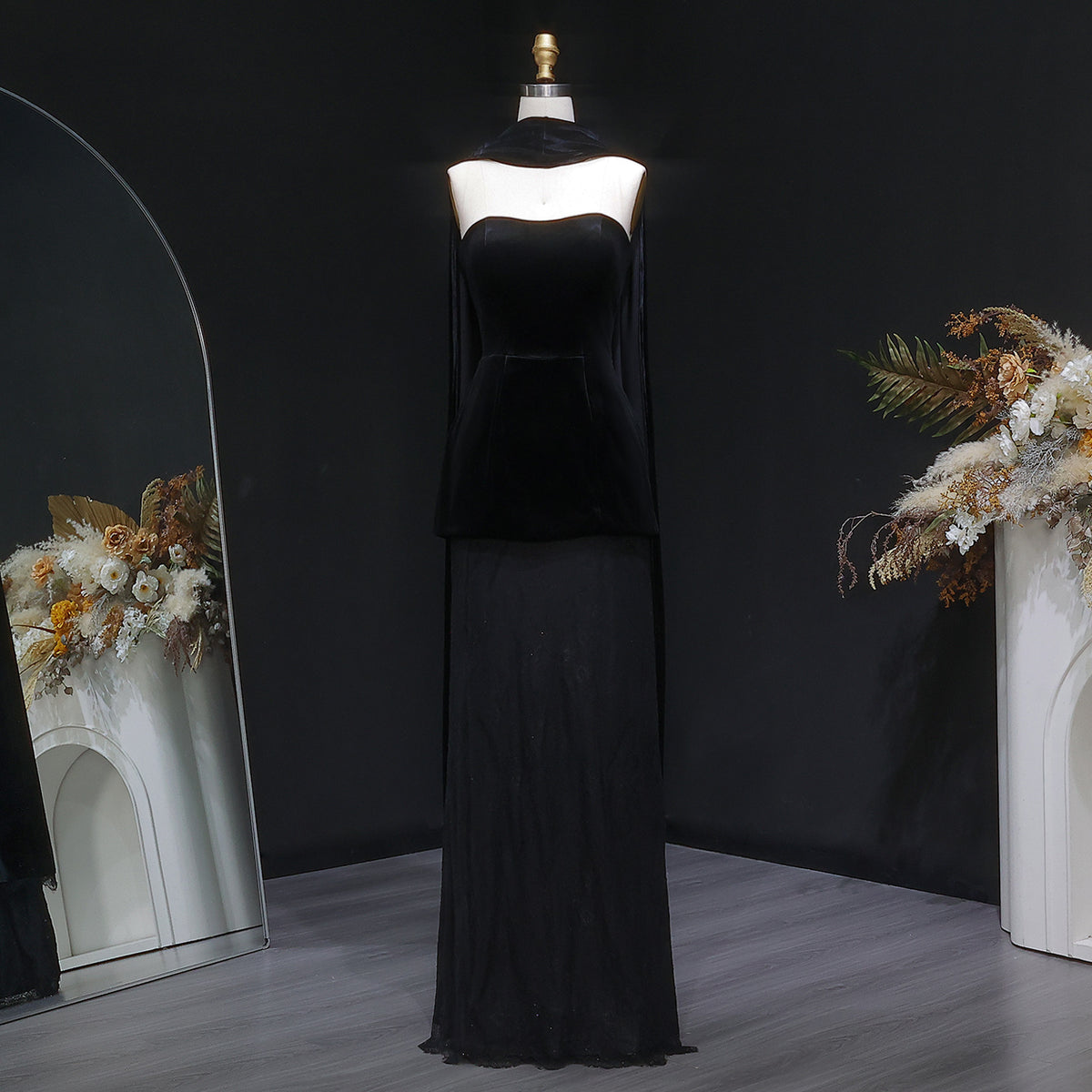 Elegant Black Strapless Velvet Evening Dress with Scarf SF527
